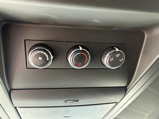 Used 2017 Dodge Grand Caravan SE image 37