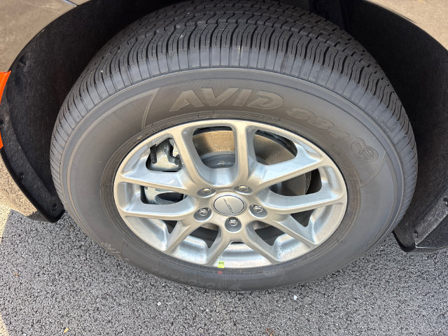New 2027 Chrysler Pacifica LX FWD image 28