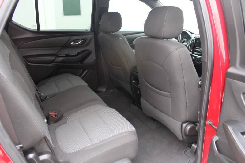 Used 2023 Chevrolet Traverse LT FWD image 15
