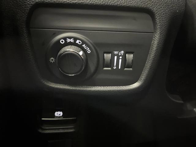 New 2025 Jeep Grand Cherokee Laredo X w/ Trailer Tow Package image 22