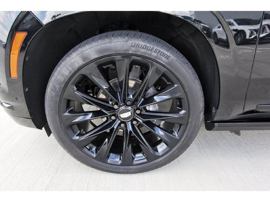 Certified 2026 Cadillac Escalade Platinum Sport w/ LPO, ONYX Package AWD/4WD image 31