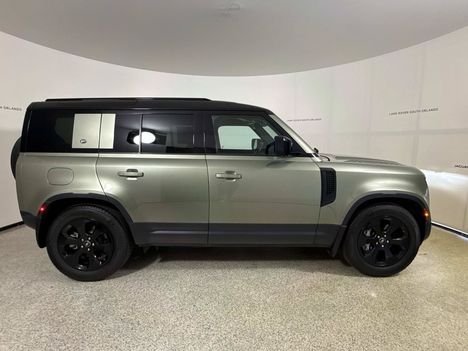 Used 2020 Land Rover Defender 110 SE AWD/4WD image 6