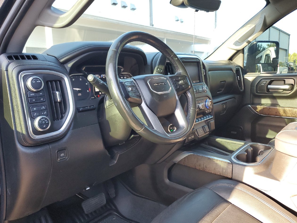 Used 2021 GMC Sierra 2500 Denali w/ Denali Black Diamond Edition AWD/4WD image 20