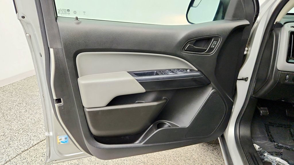 Used 2020 Chevrolet Colorado W/T w/ Custom Special Edition RWD image 10