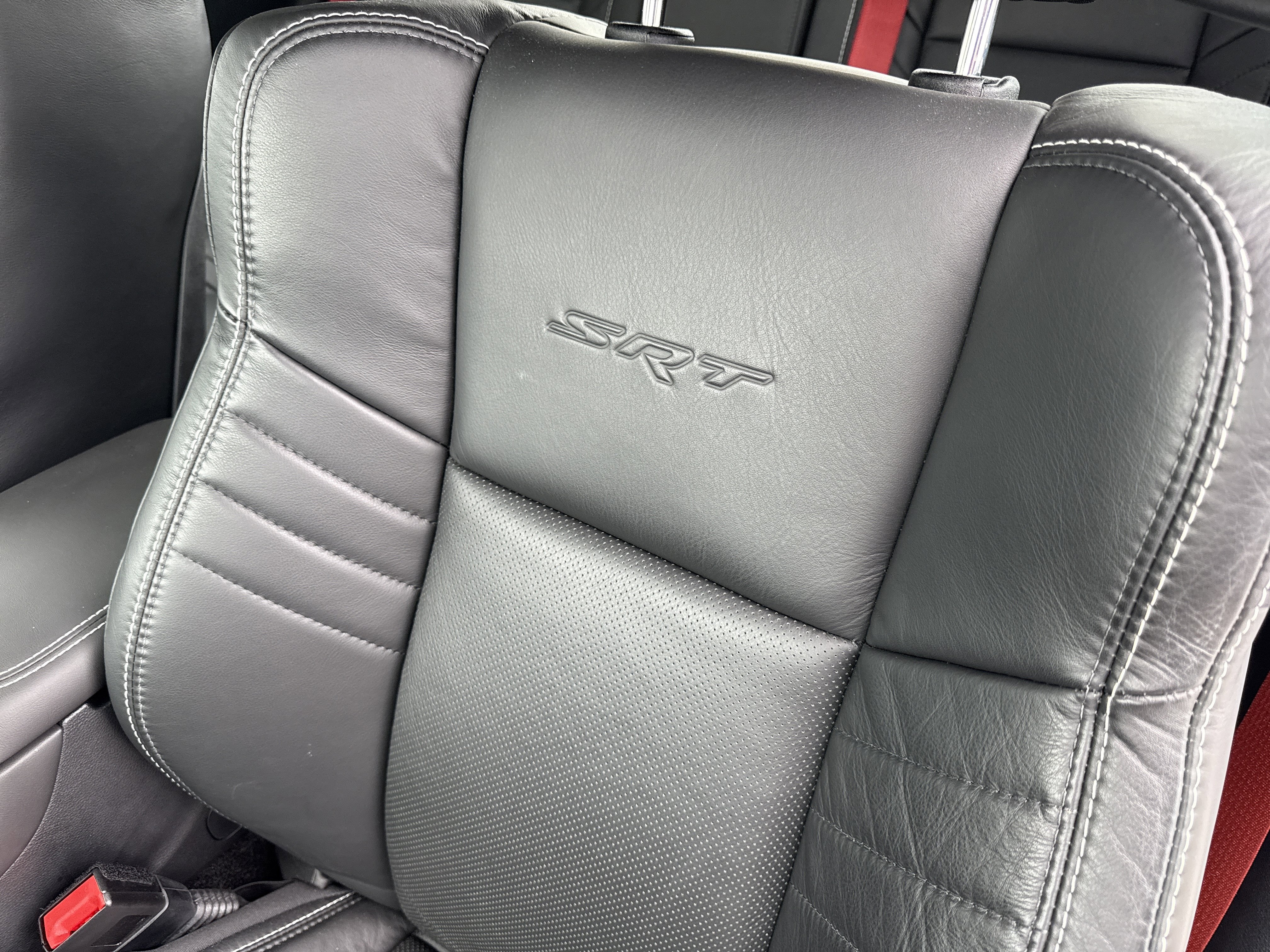 Used 2015 Dodge Challenger SRT Hellcat image 34