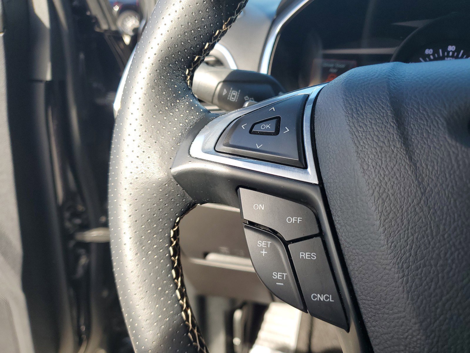 Used 2020 Ford Edge ST image 31