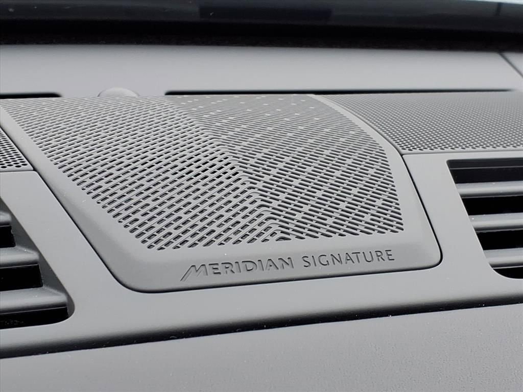 Used 2025 Land Rover Range Rover Autobiography image 24