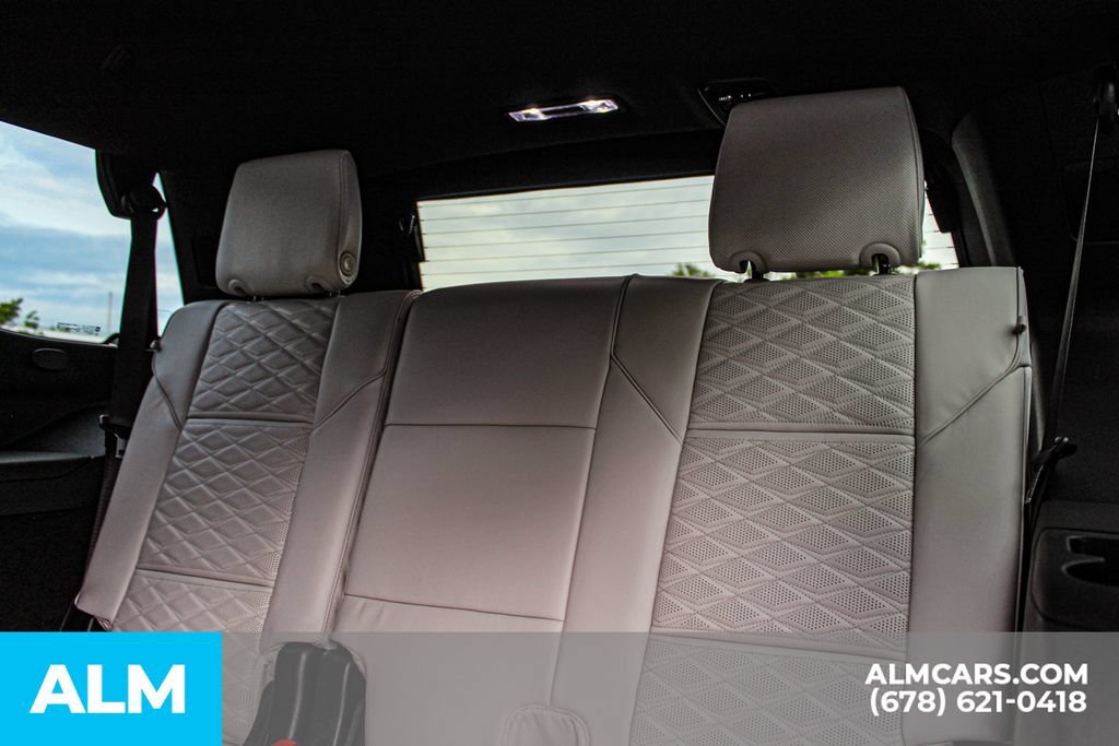 Used 2026 Cadillac Escalade Platinum Sport w/ LPO, Floor Liner Package AWD/4WD image 18