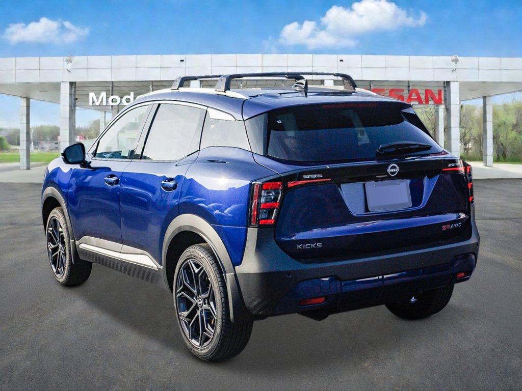 New 2026 Nissan Kicks SR w/ Cold Weather Package image 2