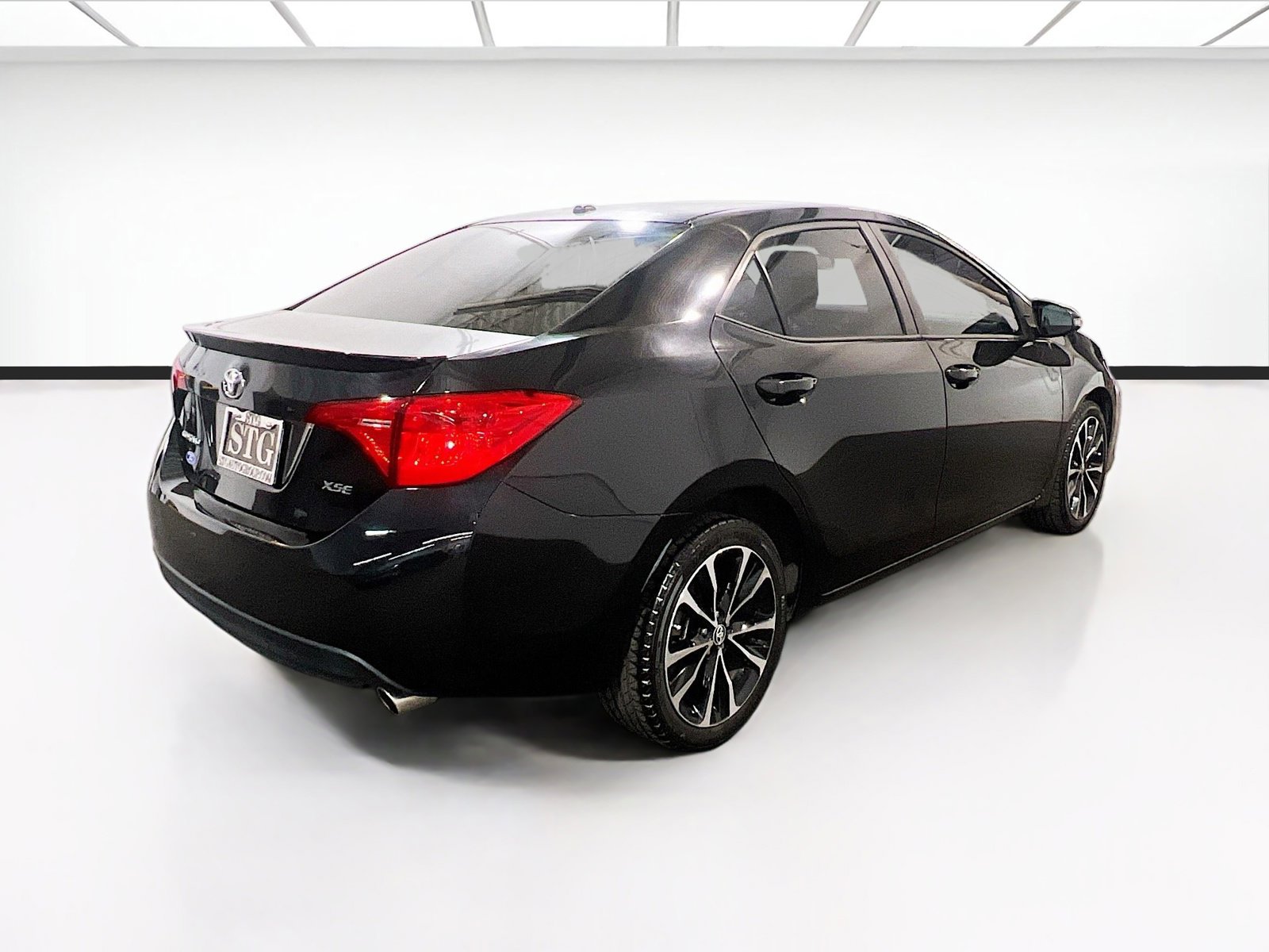 Used 2019 Toyota Corolla XSE w/ Carpet Mat Package (TMS) image 4