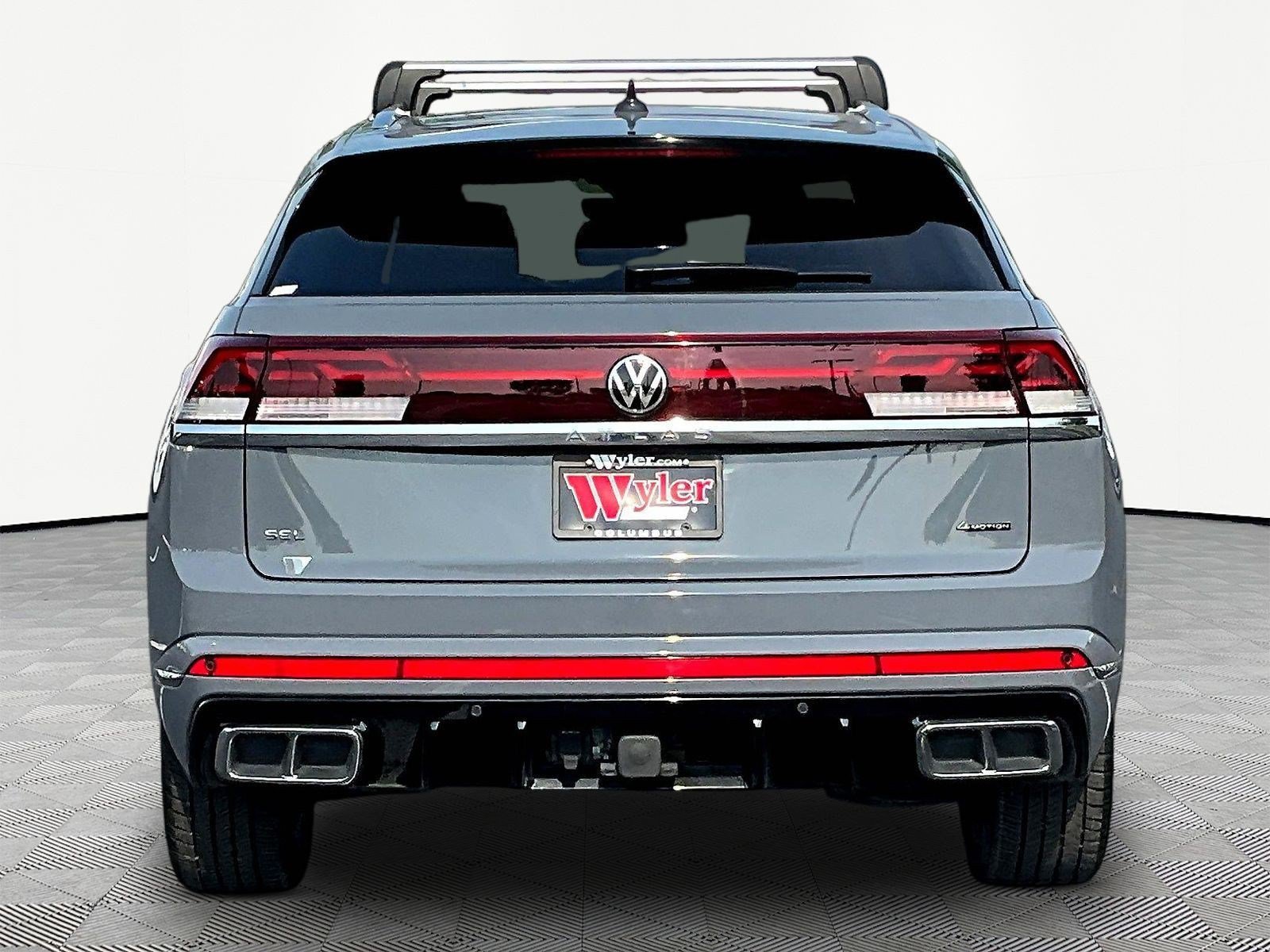 Used 2024 Volkswagen Atlas Cross Sport SEL Premium R-Line AWD/4WD image 5