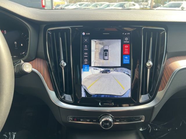 Used 2025 Volvo V60 B5 Cross Country Plus image 35