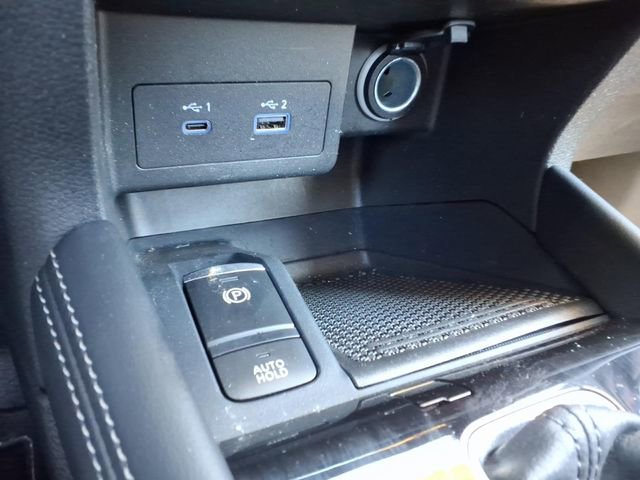 Used 2023 Nissan Kicks SR w/ SR Premium Package FWD image 22