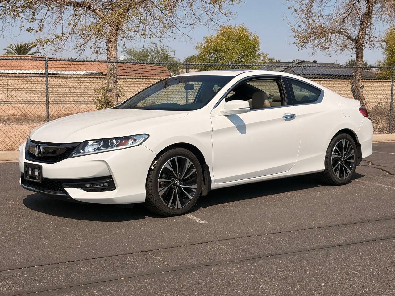 Used 2017 Honda Accord EX image 2