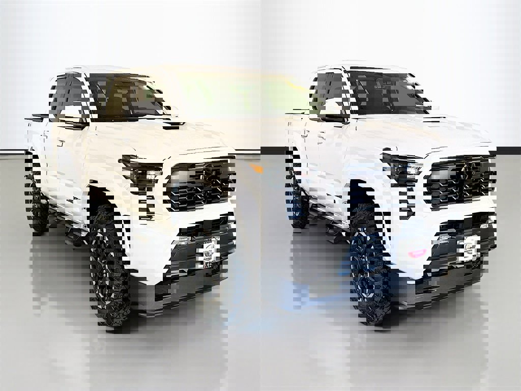 New 2025 Toyota Tacoma TRD Sport image 3