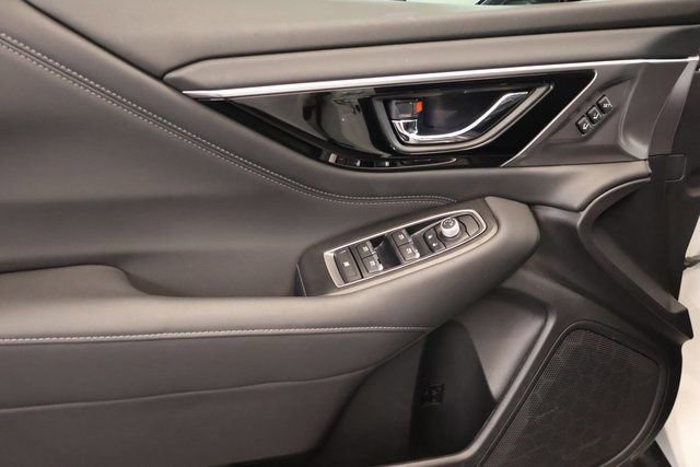 Used 2025 Subaru Outback Limited image 9