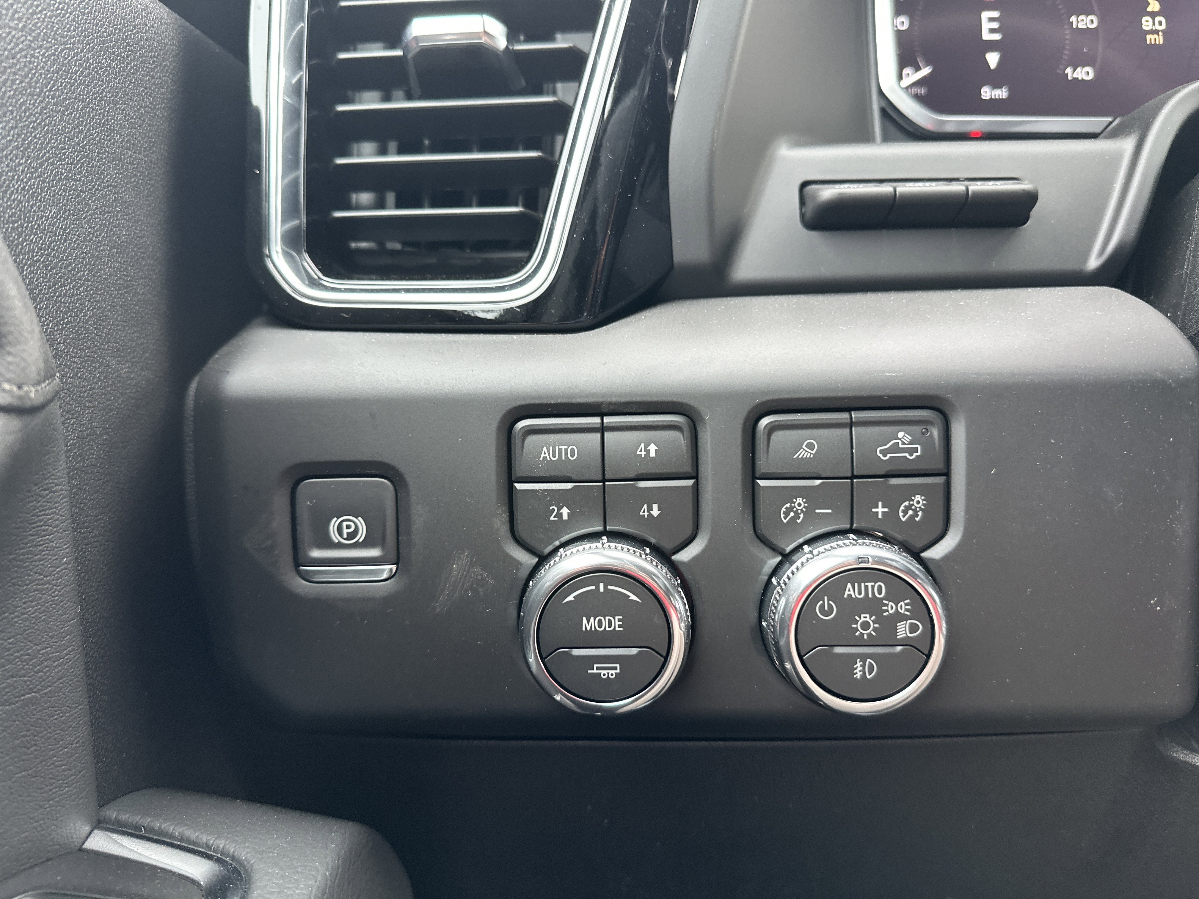 New 2026 GMC Sierra 2500 Denali w/ Max Trailering Package image 16