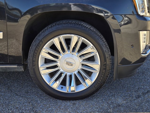 Used 2019 Cadillac Escalade Platinum image 4