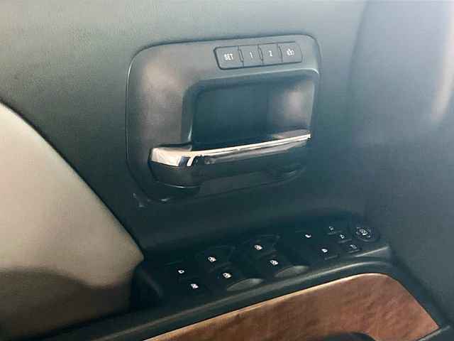 Used 2018 Chevrolet Silverado 1500 LTZ RWD image 12
