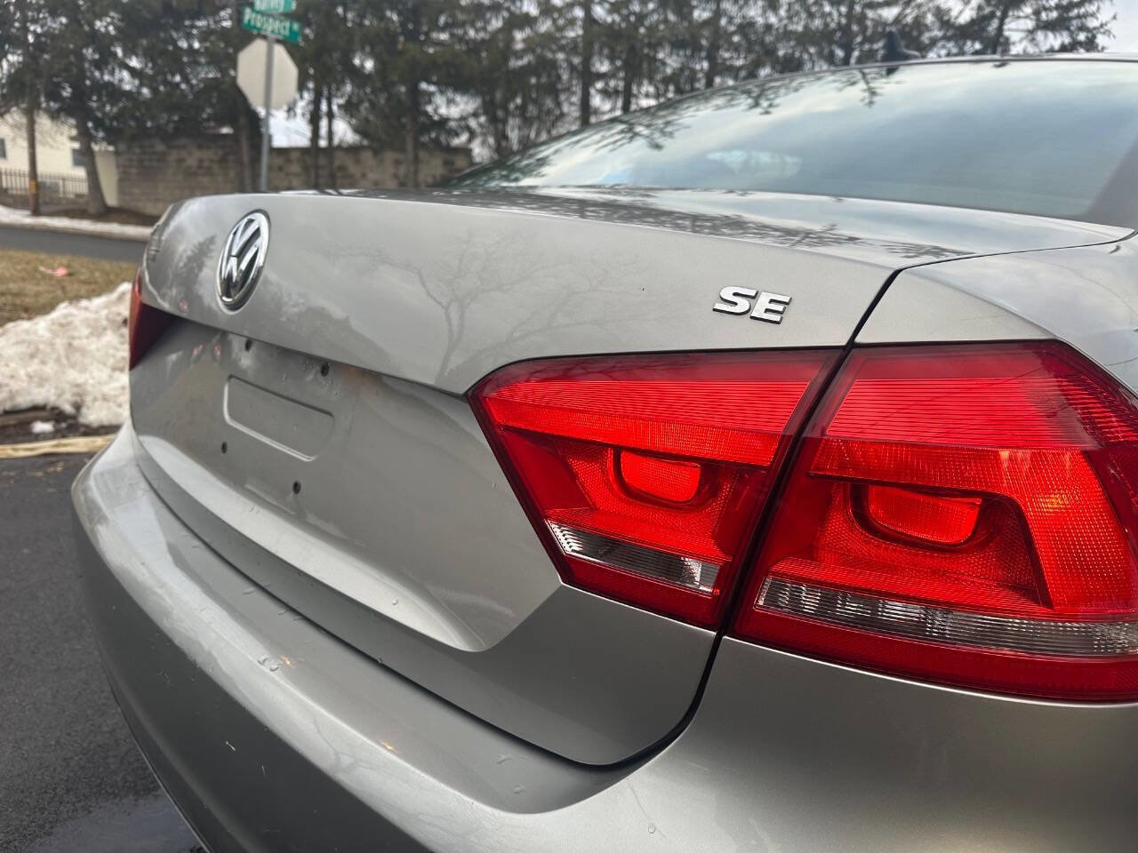 Used 2012 Volkswagen Passat 2.5 SE FWD image 8