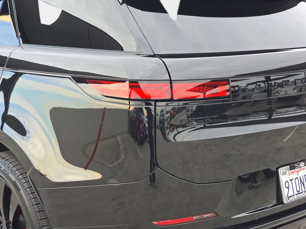 Certified 2025 Land Rover Range Rover Sport Dynamic SE image 36
