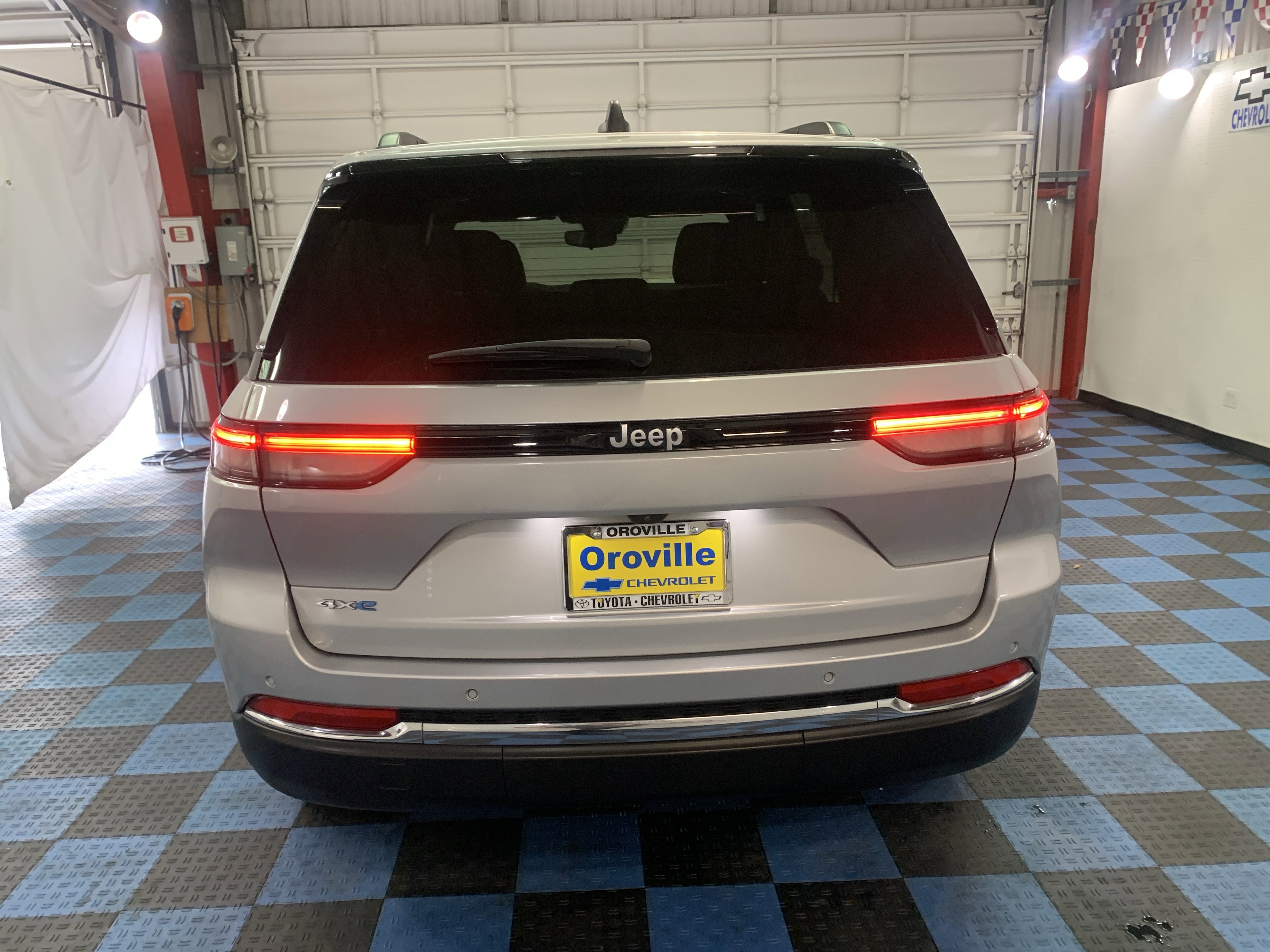 Used 2024 Jeep Grand Cherokee Limited 4xe image 5