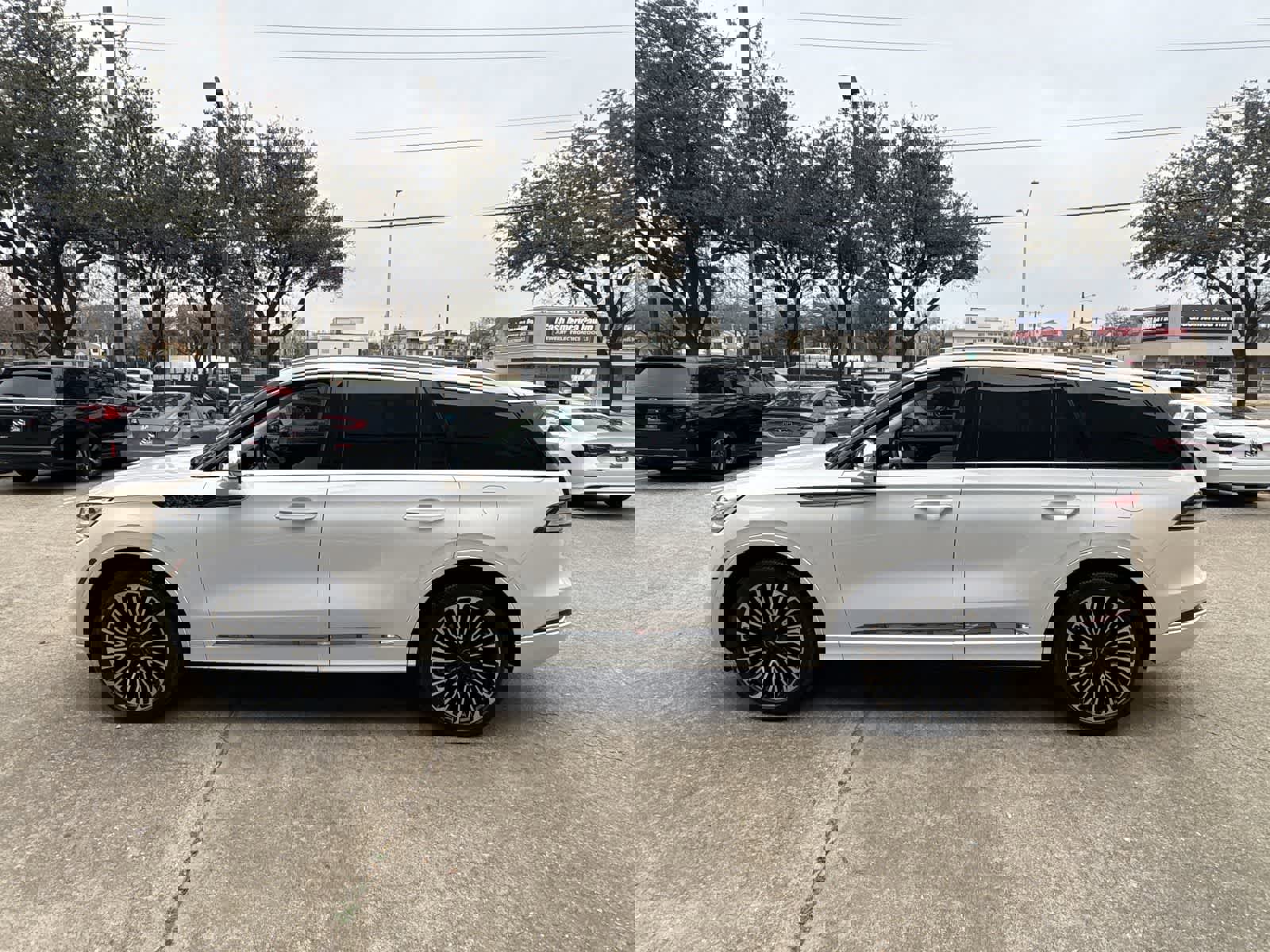 Used 2022 Lincoln Aviator Black Label w/ Dynamic Handling Package image 11