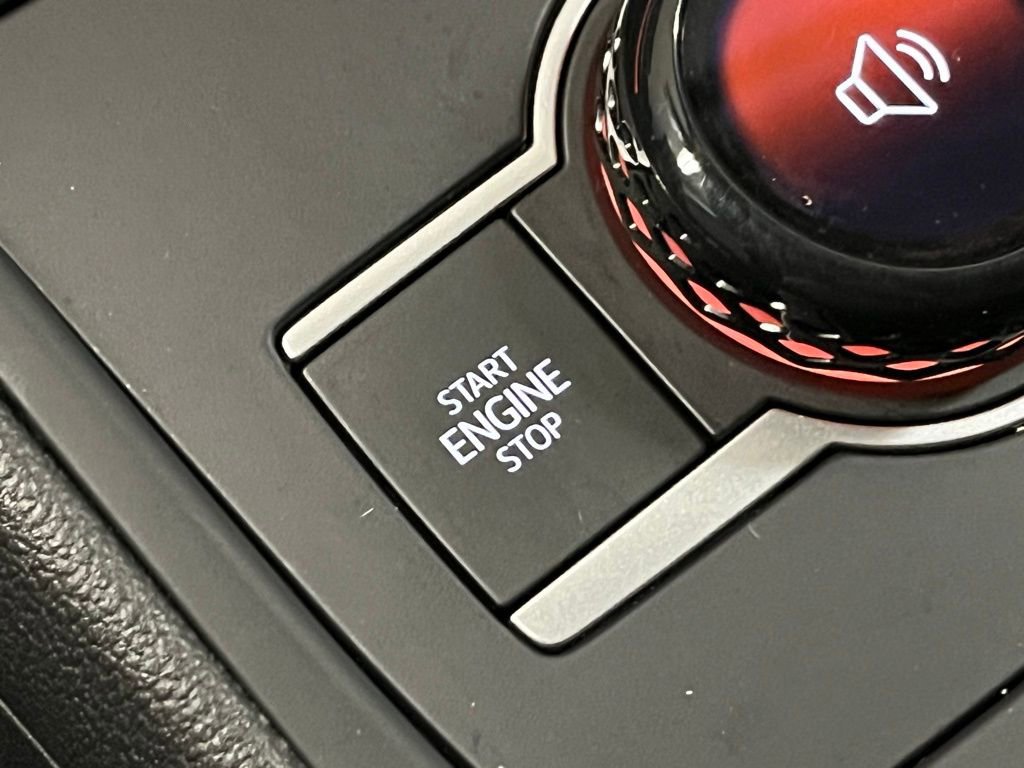 New 2025 Volkswagen Tiguan SE image 17