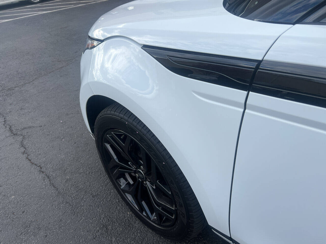 Used 2023 Land Rover Range Rover Evoque SE AWD/4WD image 27