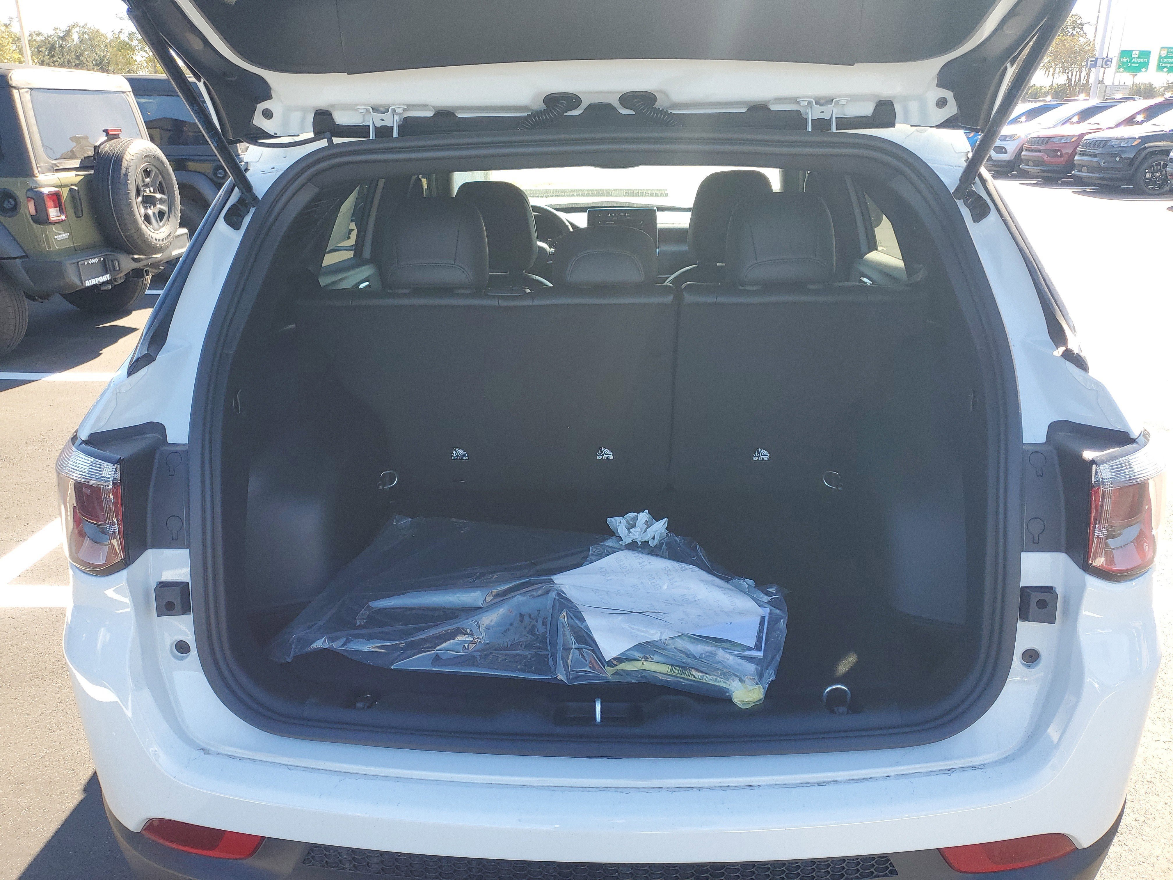 New 2026 Jeep Compass Latitude image 5