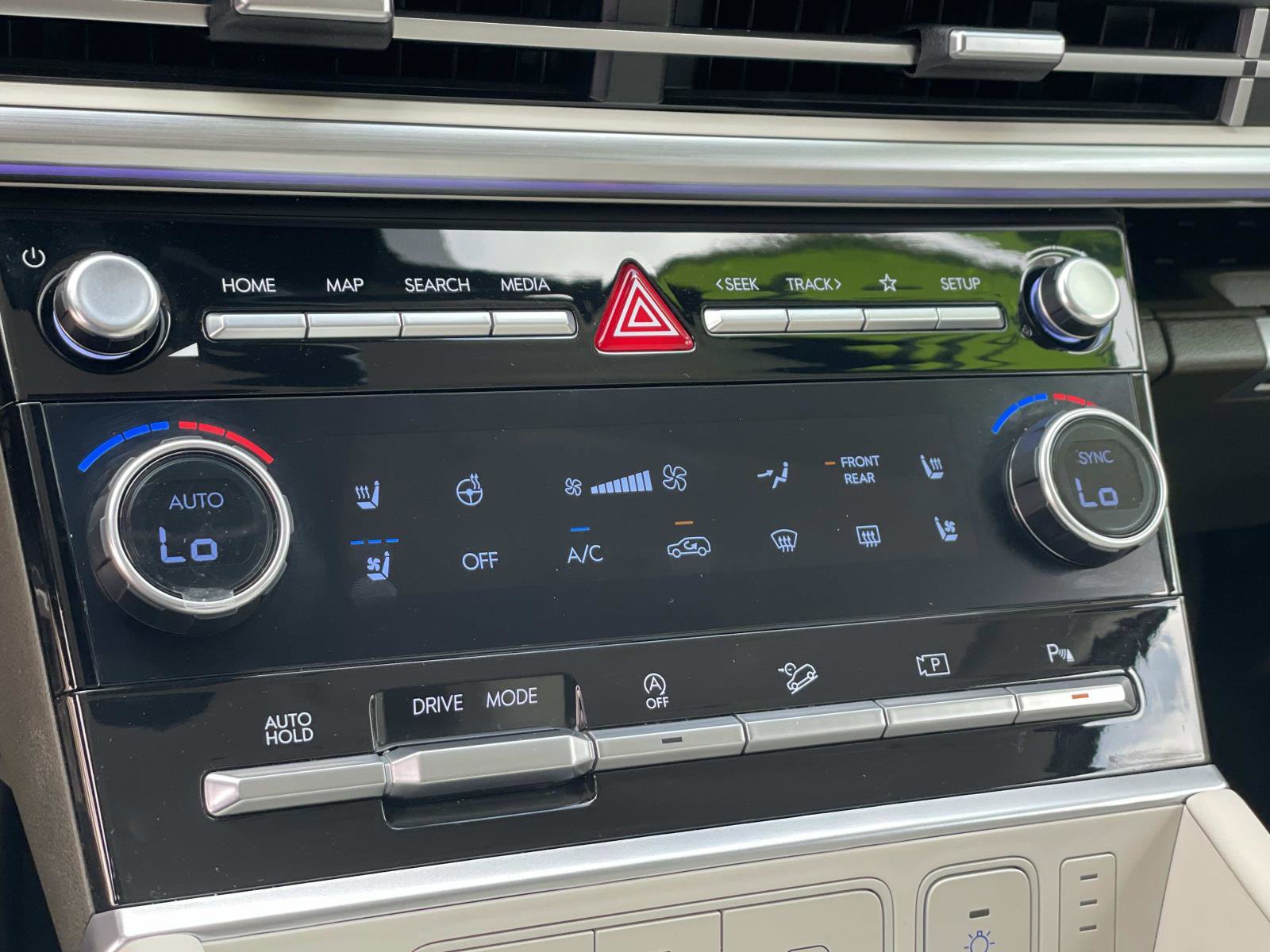 Used 2024 Hyundai Santa Fe Calligraphy image 15