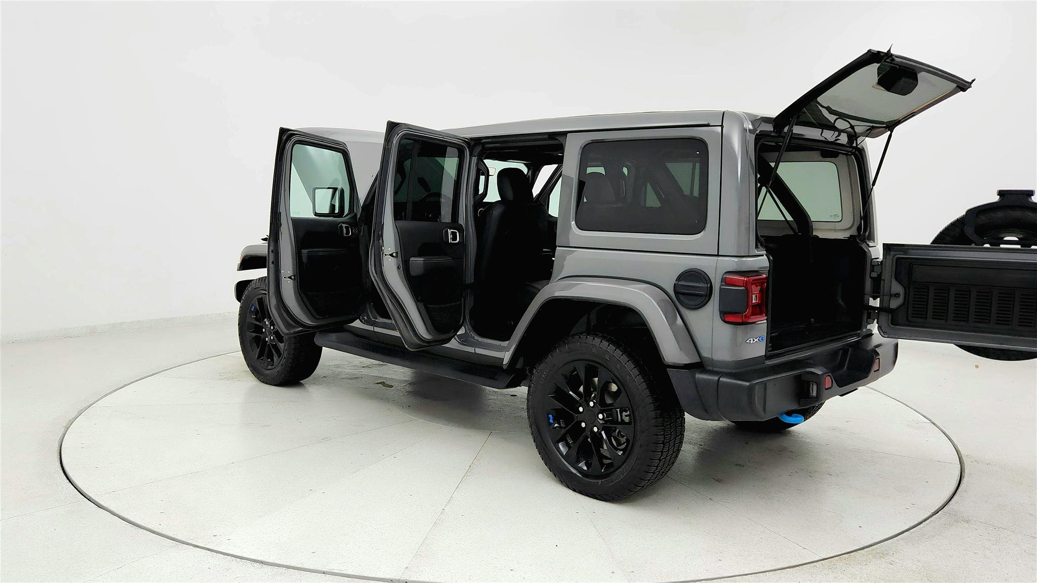 Used 2023 Jeep Wrangler Unlimited Sahara w/ Cold Weather Group AWD/4WD image 10