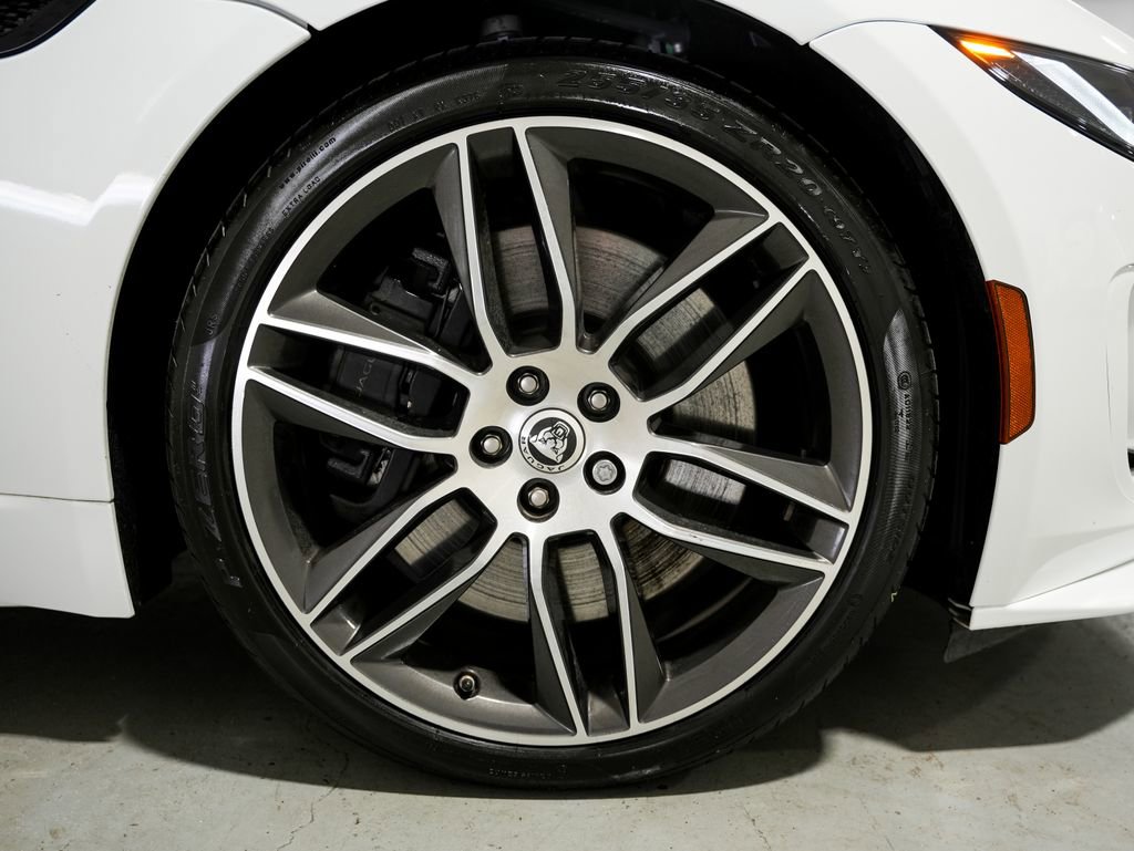 Used 2024 Jaguar F-TYPE R-Dynamic RWD image 32
