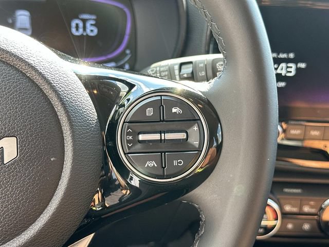 Used 2025 Kia Soul EX FWD image 29