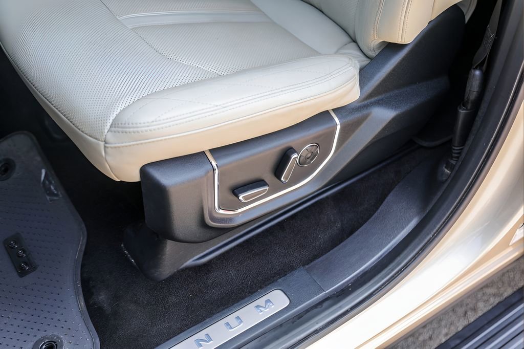 Used 2018 Ford Expedition Platinum RWD image 8
