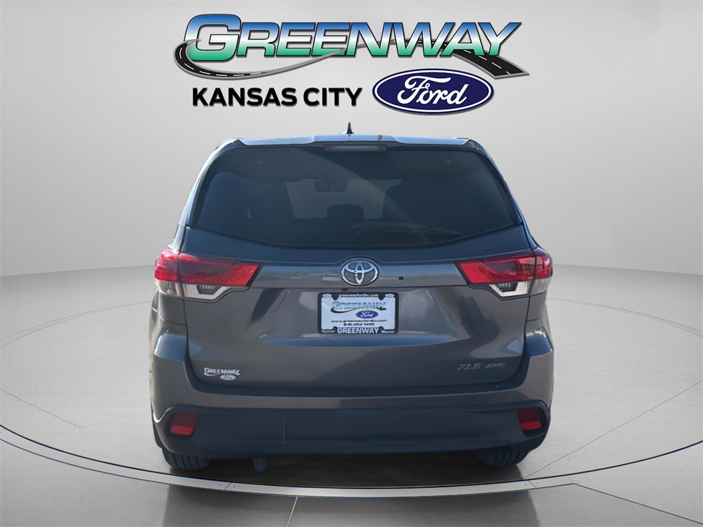 Used 2018 Toyota Highlander XLE image 6