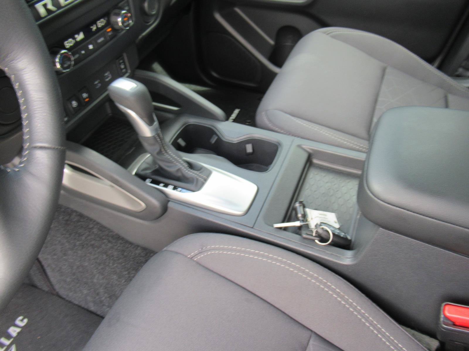 Used 2026 Nissan Frontier SV w/ SV Convenience Package RWD image 19