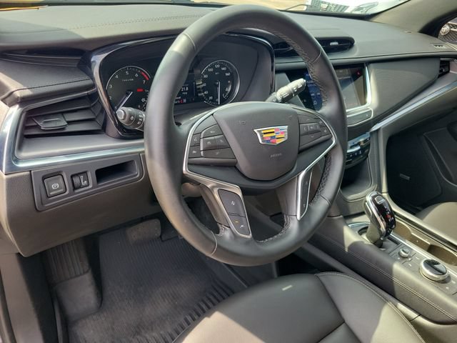 Certified 2024 Cadillac XT5 Luxury w/ LPO, Floor Liner Package AWD/4WD image 8