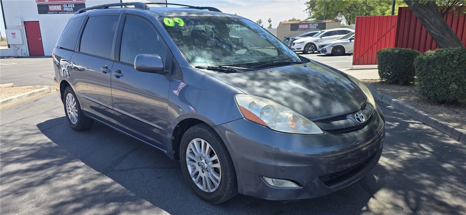 Used 2009 Toyota Sienna XLE FWD image 3