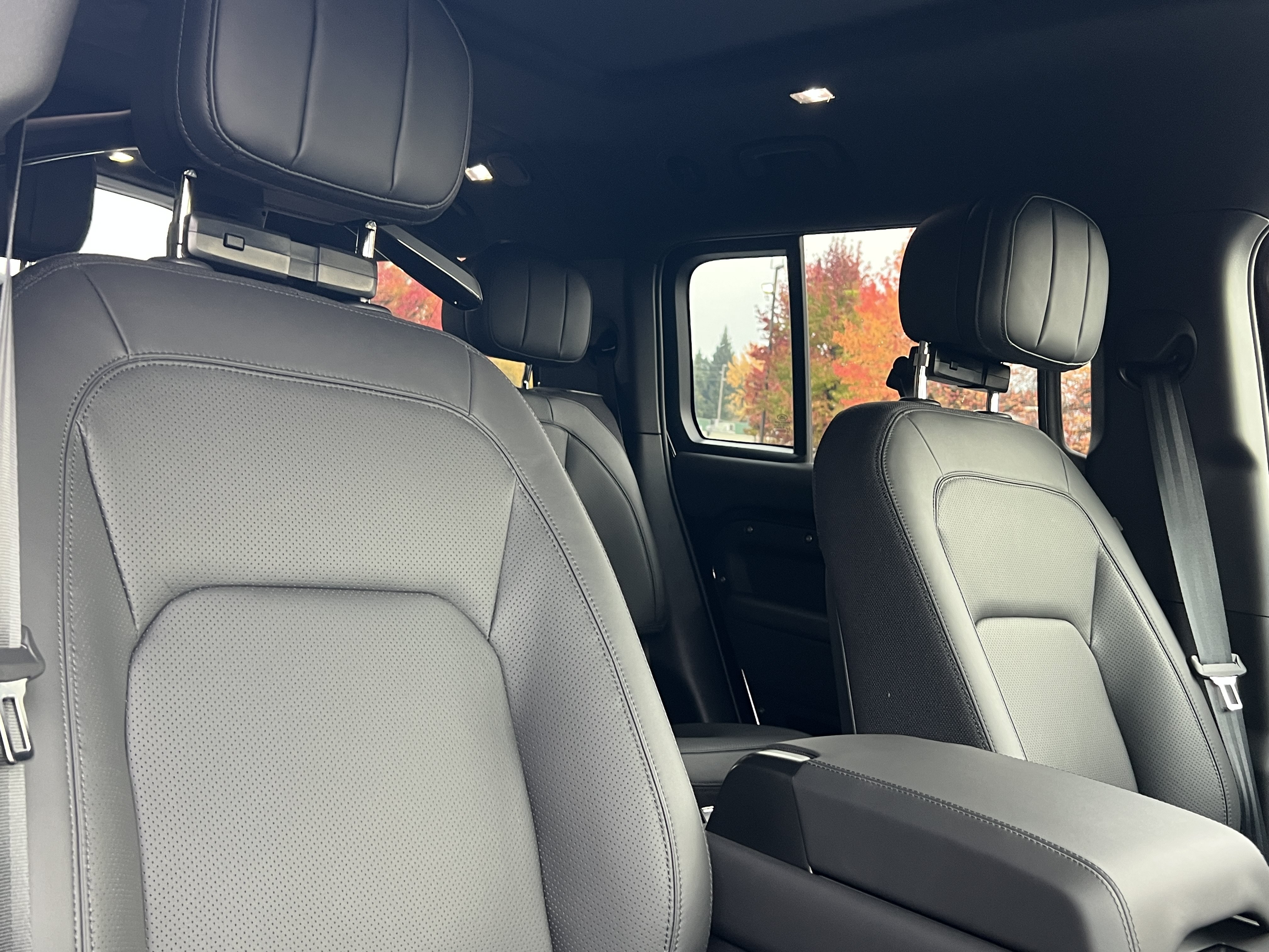 New 2025 Land Rover Defender 130 V8 AWD/4WD image 14