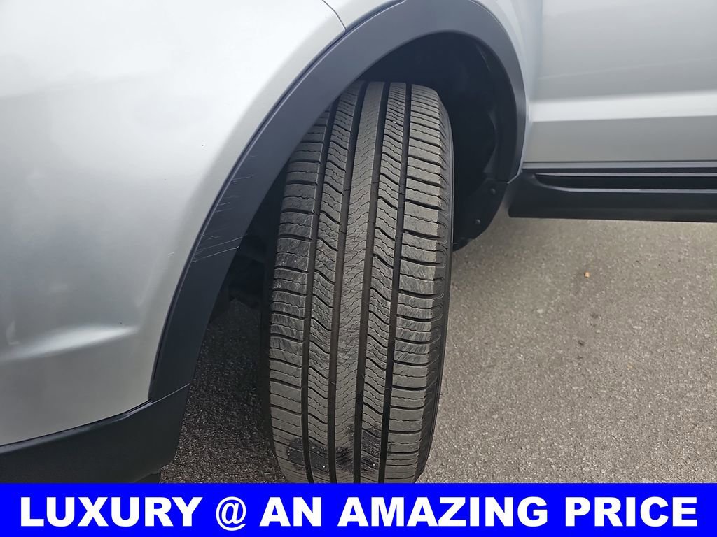 Used 2019 Land Rover Range Rover Evoque SE Premium image 35