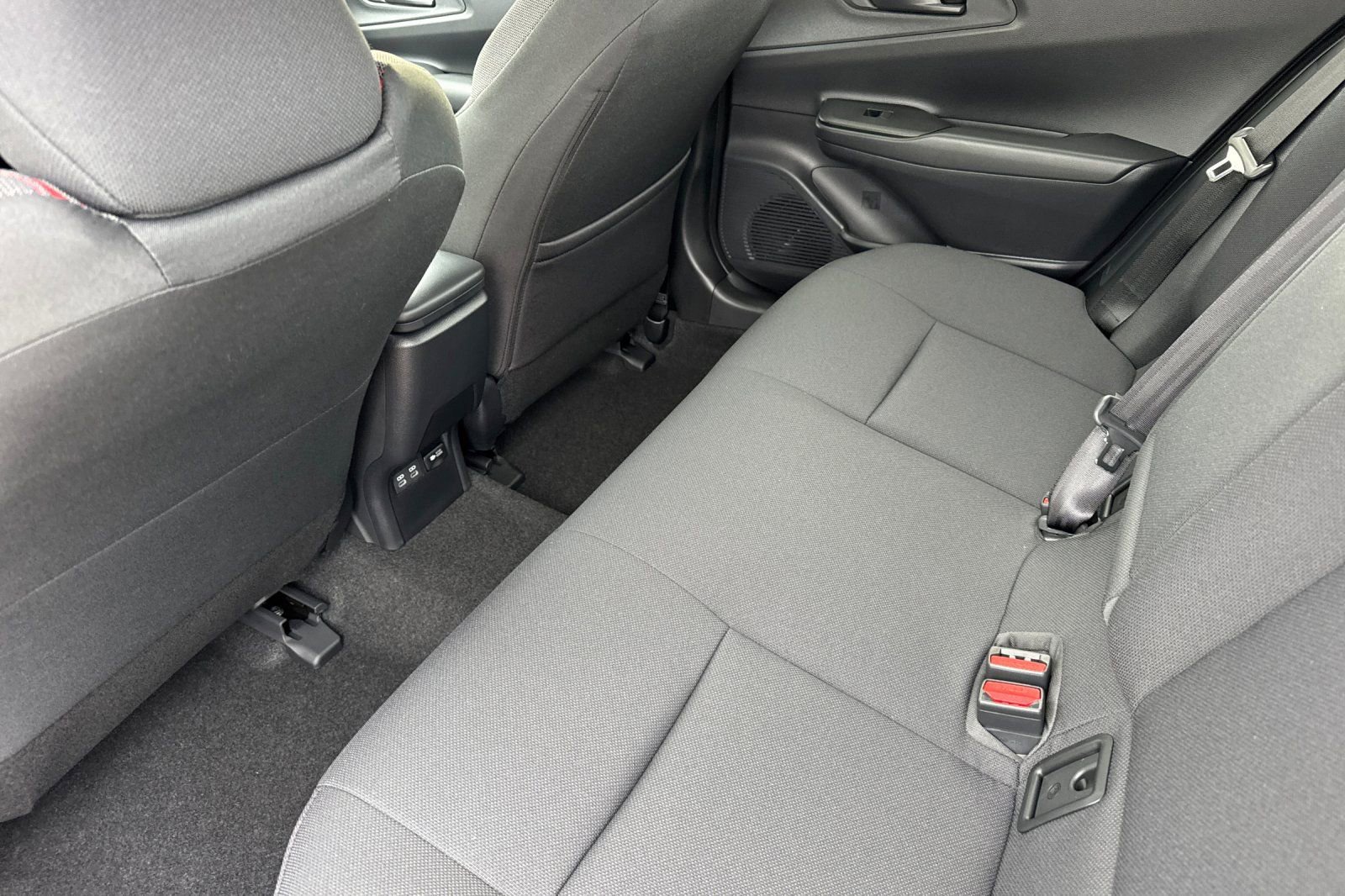New 2026 Toyota Prius Plug-In Hybrid FWD image 13