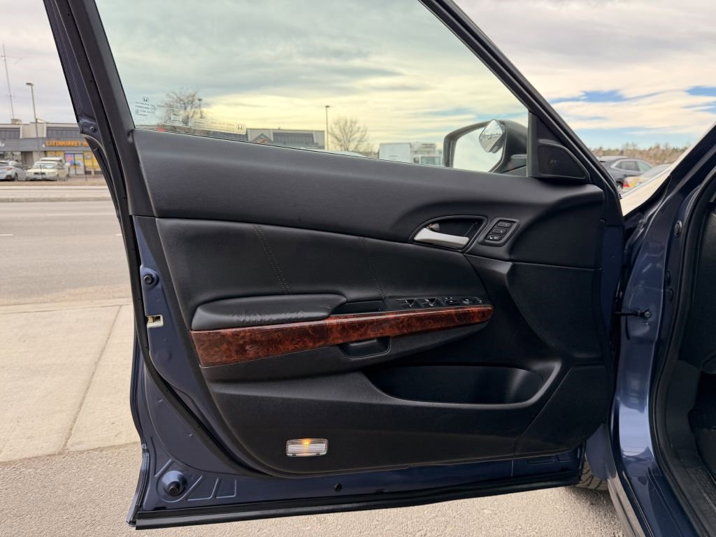 Used 2012 Honda Crosstour EX-L image 16