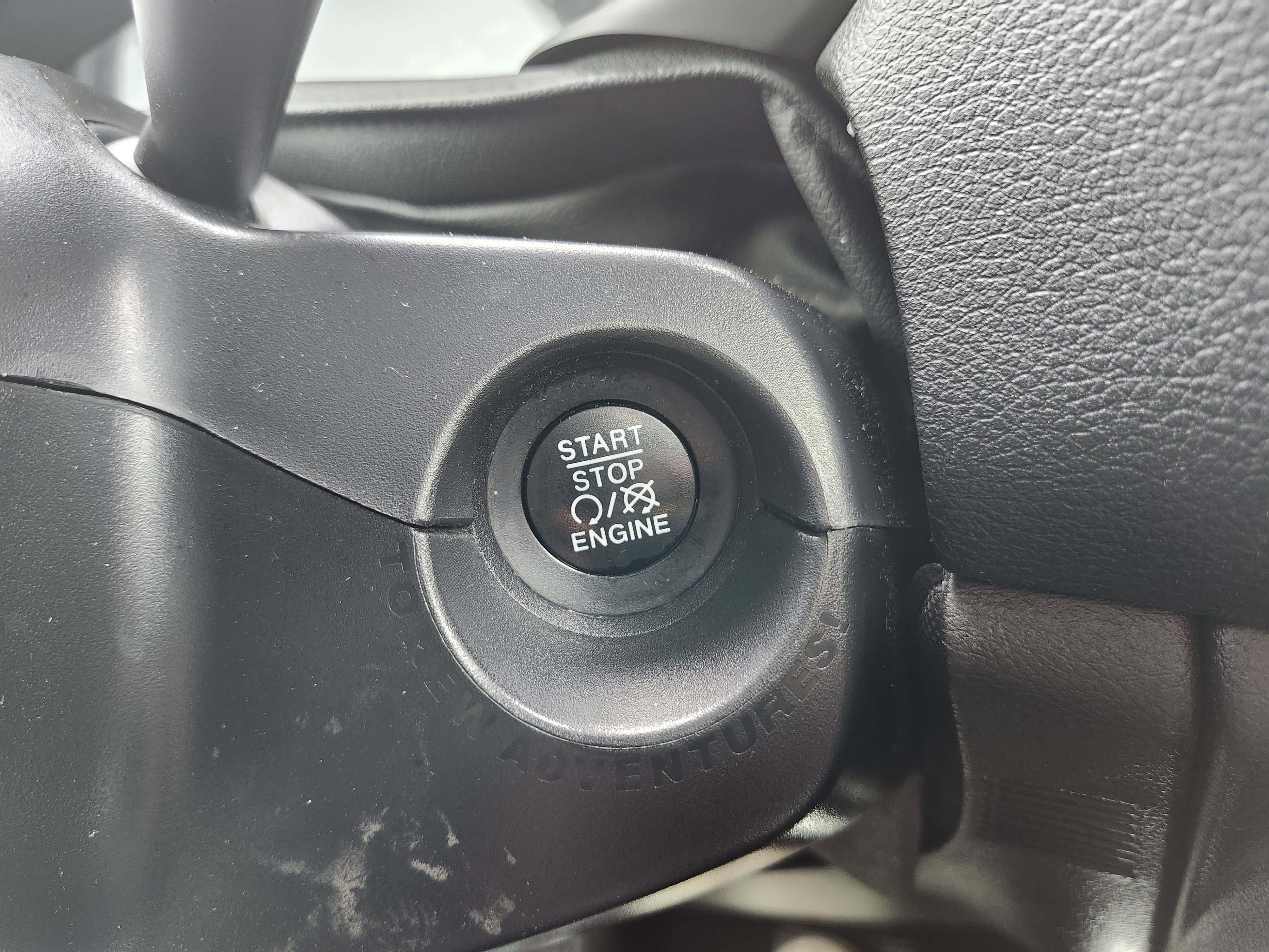 Used 2020 Jeep Renegade Latitude FWD image 7