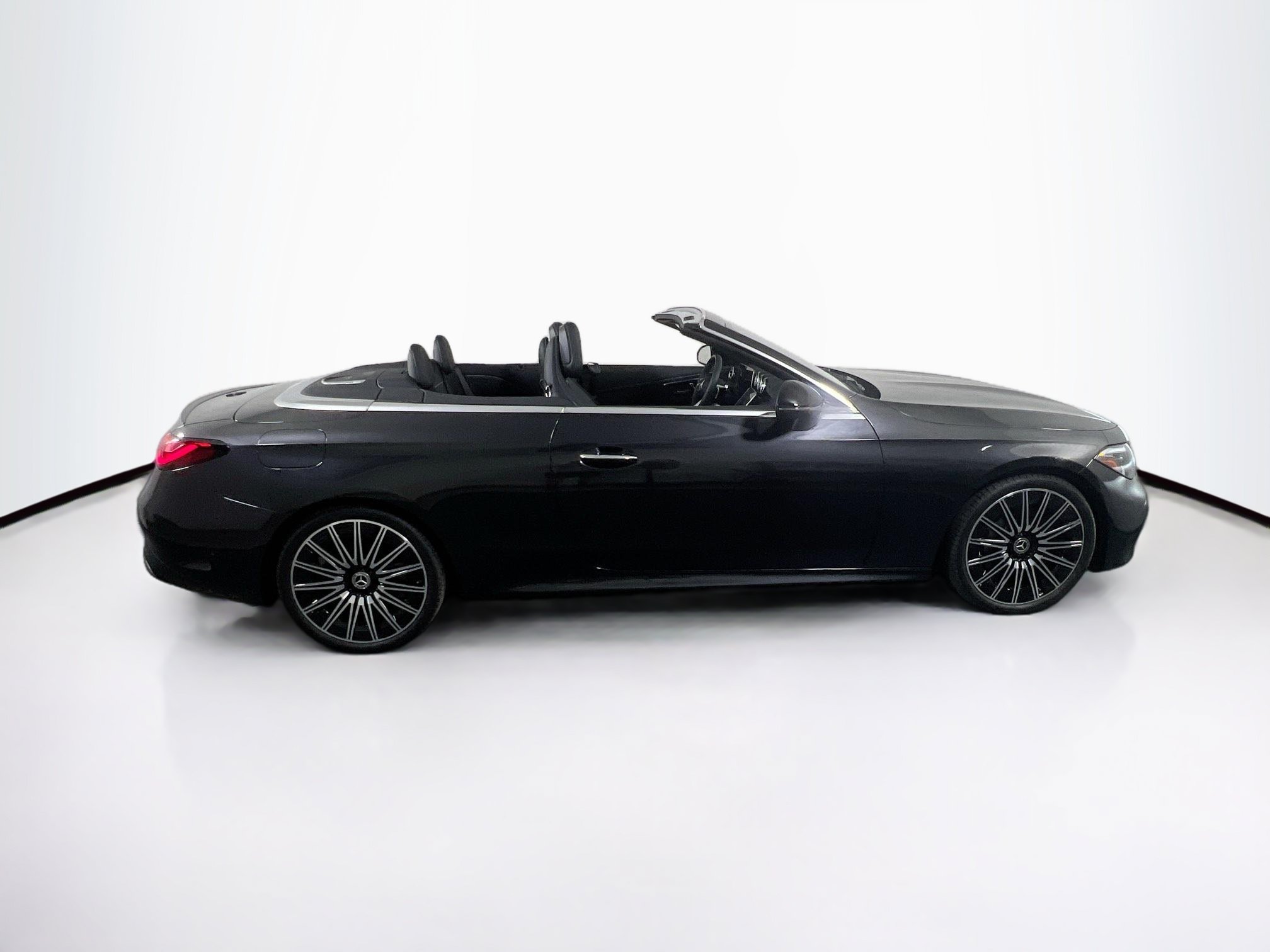 Used 2025 Mercedes-Benz CLE 300 4MATIC Cabriolet w/ Night Package image 4