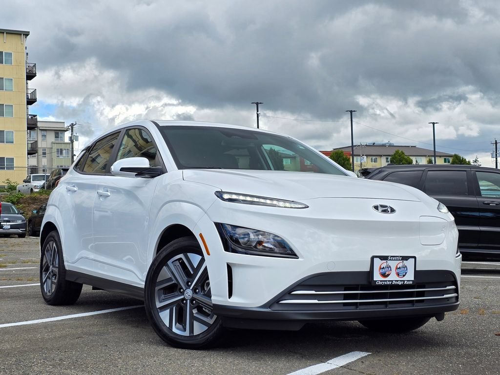 Used 2023 Hyundai Kona SE FWD image 1