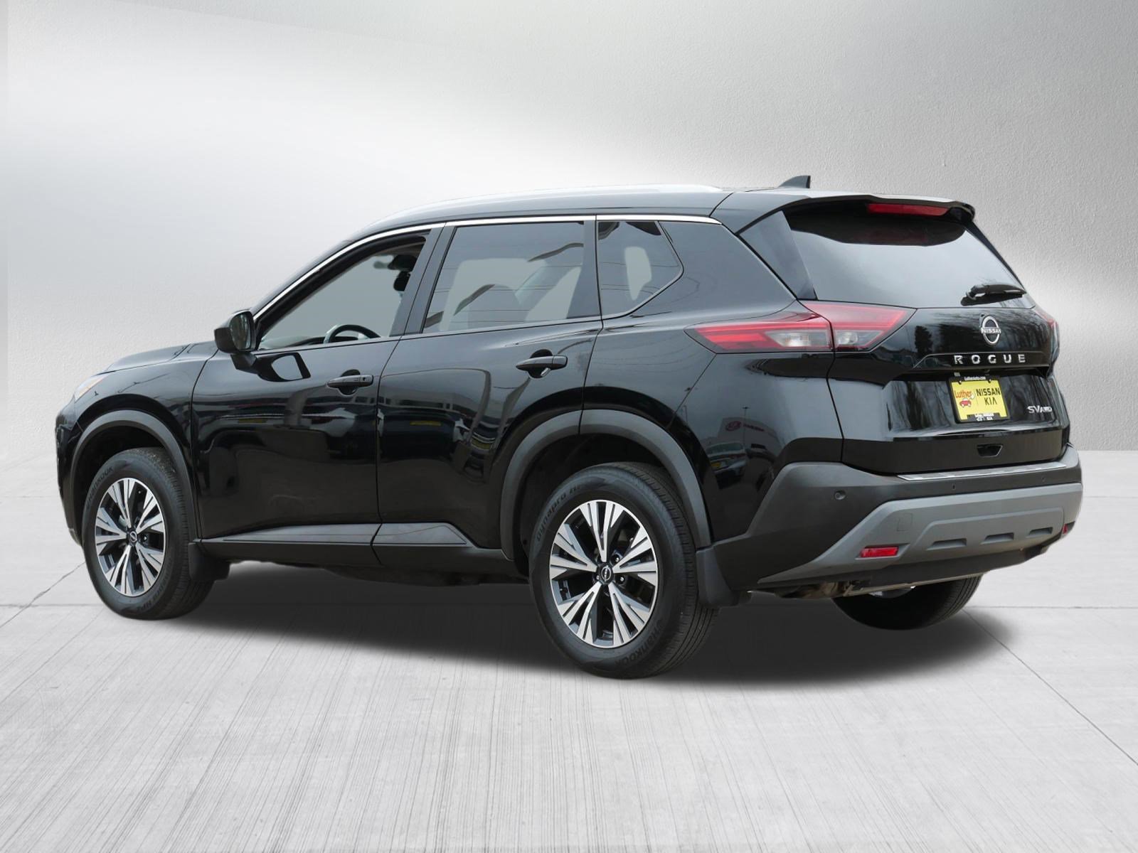 Certified 2023 Nissan Rogue SV w/ SV Premium B Package AWD/4WD image 5