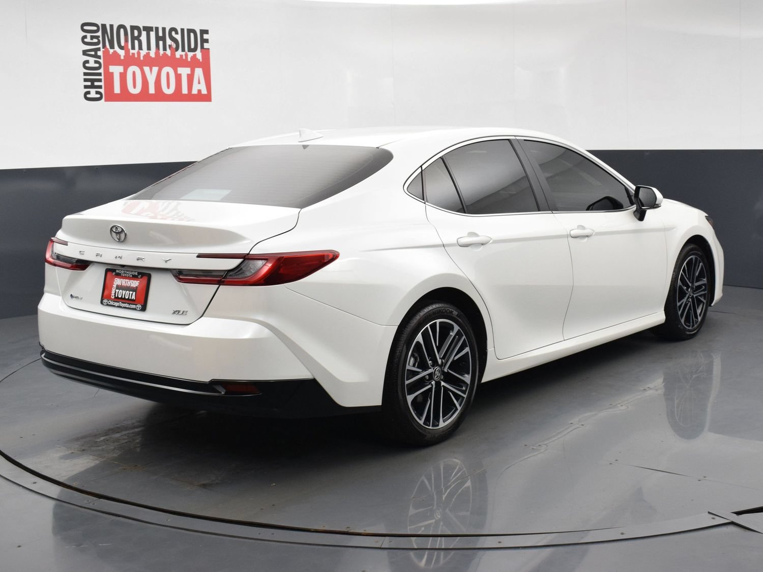 Used 2026 Toyota Camry XLE FWD image 4