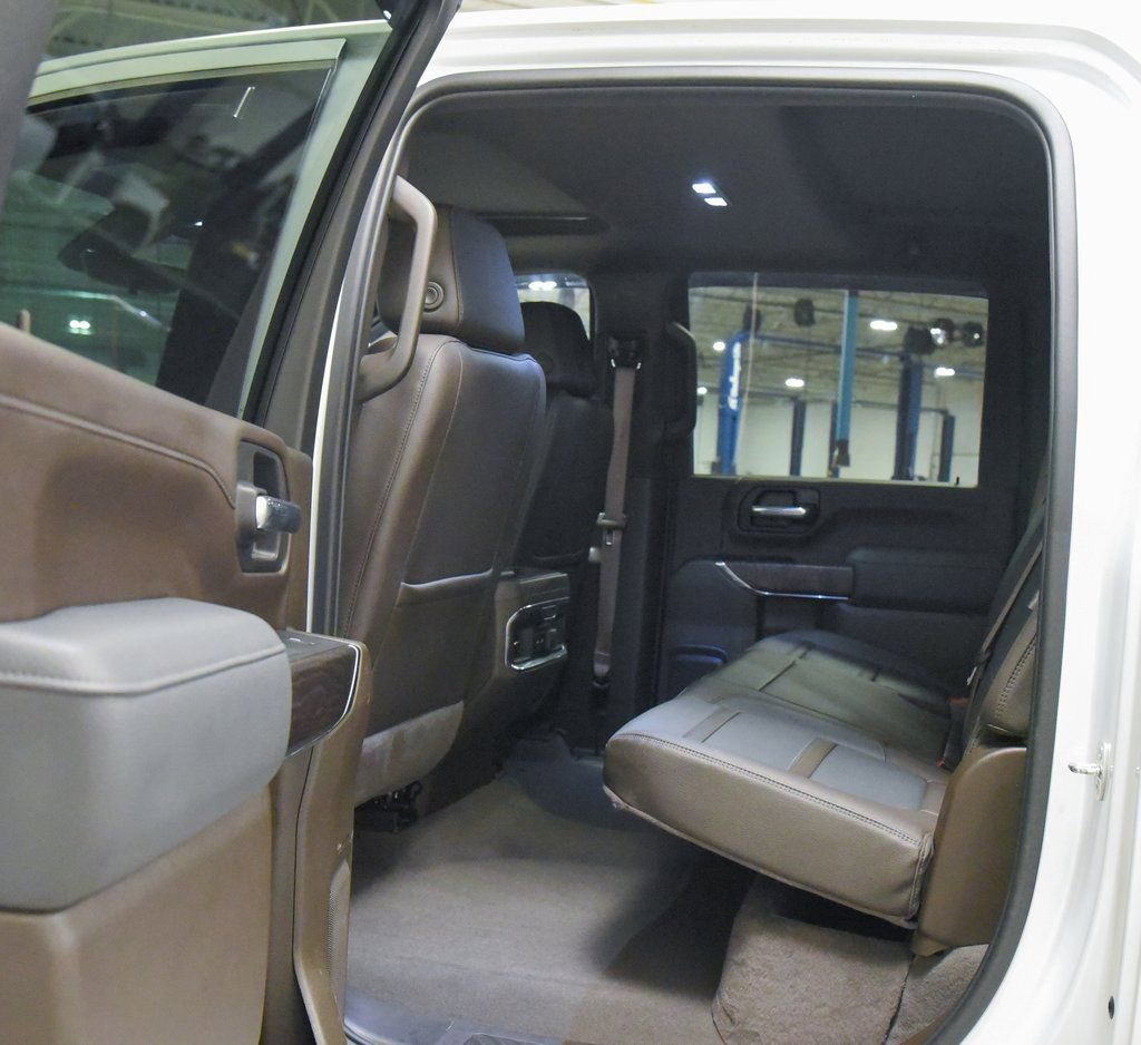 Used 2023 GMC Sierra 3500 Denali w/ Denali Ultimate Package AWD/4WD image 4