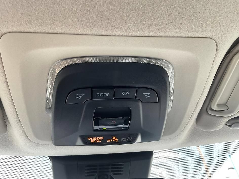 Used 2025 Toyota Corolla LE FWD image 26